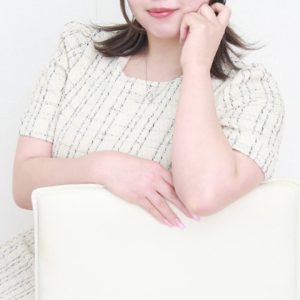 30代　美容部員